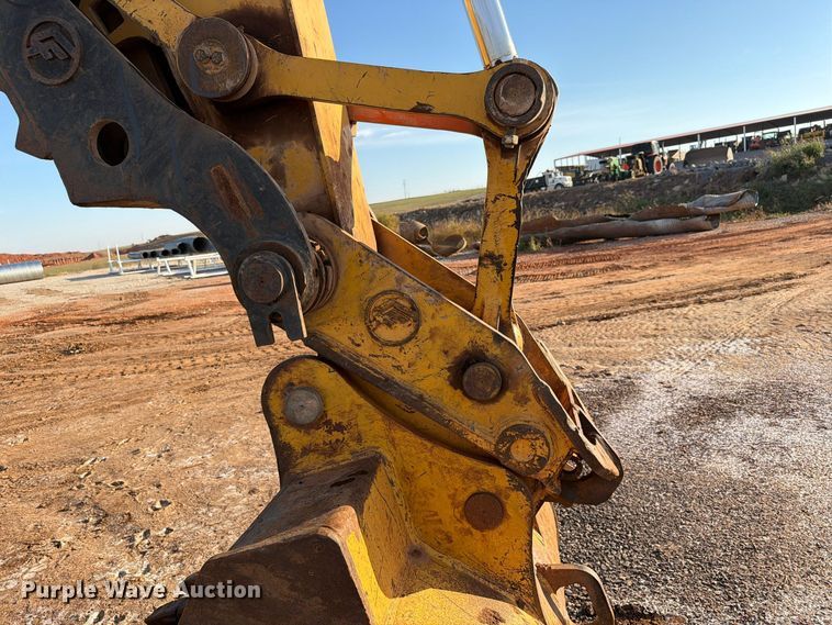 image for item EW7633 John Deere 200C LC excavator