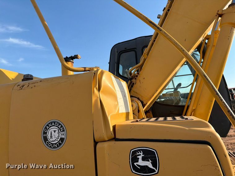 image for item EW7633 John Deere 200C LC excavator