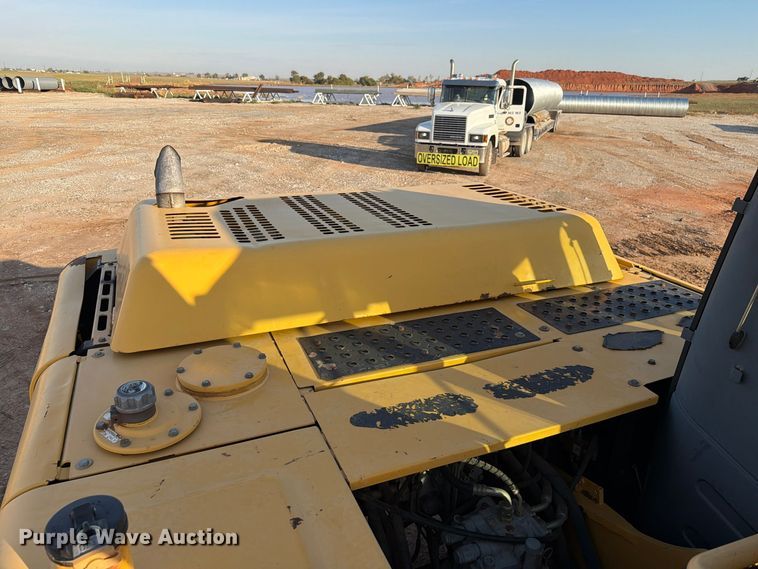 image for item EW7633 John Deere 200C LC excavator