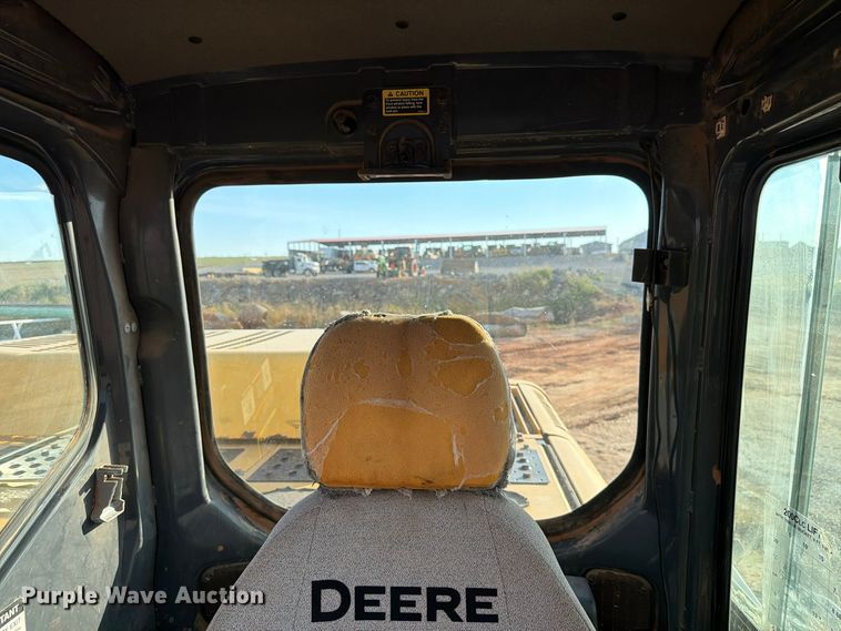 image for item EW7633 John Deere 200C LC excavator