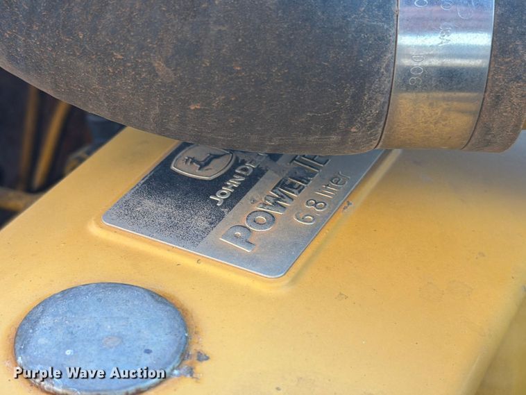 image for item EW7633 John Deere 200C LC excavator