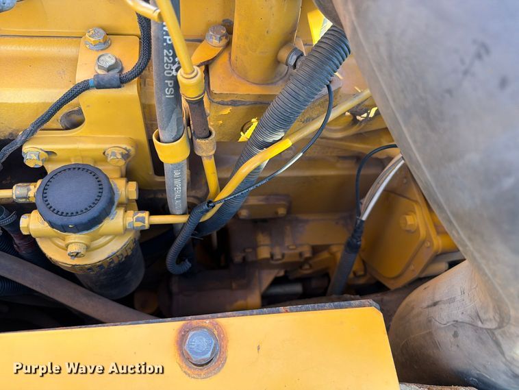 image for item EW7633 John Deere 200C LC excavator