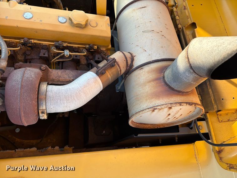 image for item EW7633 John Deere 200C LC excavator
