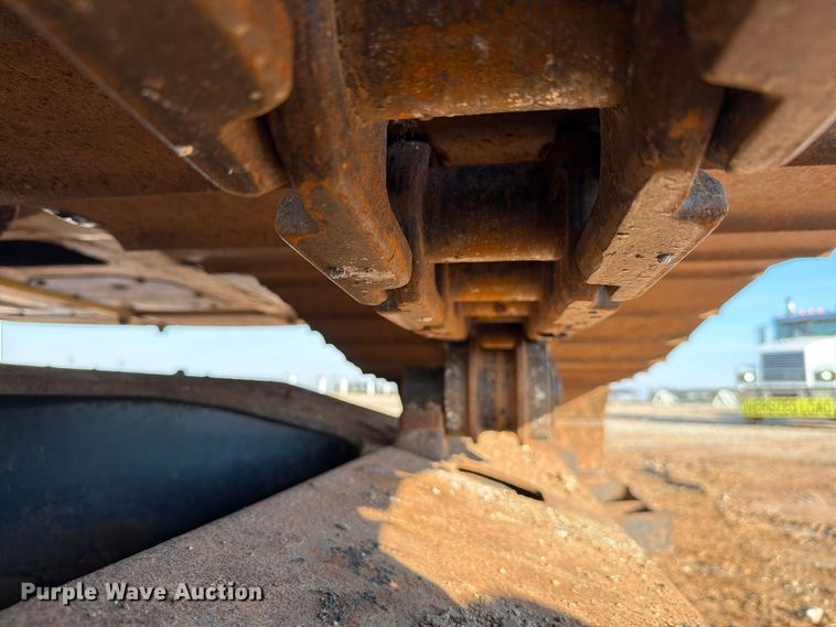image for item EW7633 John Deere 200C LC excavator