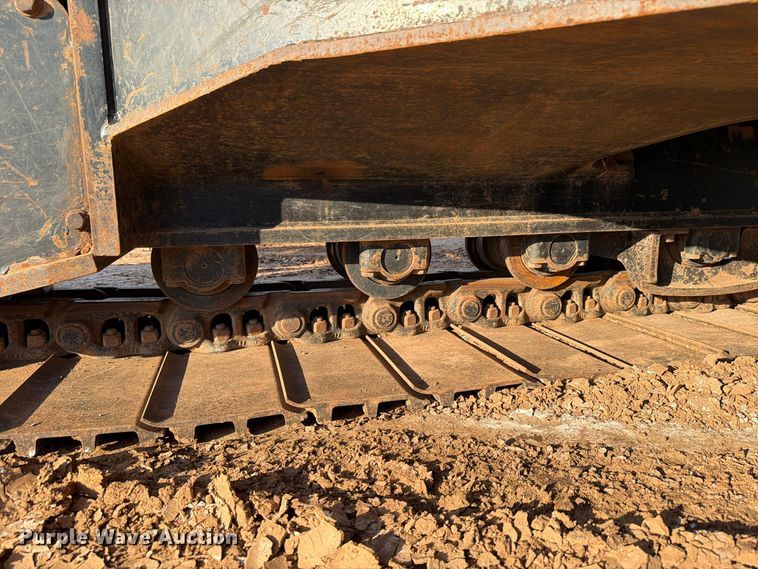 image for item EW7633 John Deere 200C LC excavator