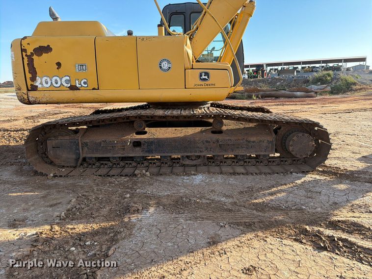 image for item EW7633 John Deere 200C LC excavator