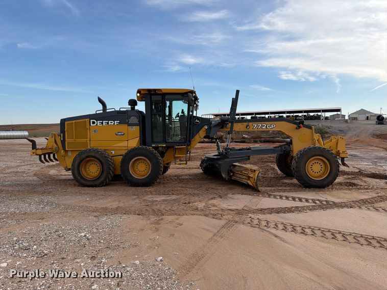 image for item EW7634 2016 John Deere 772GP motor grader