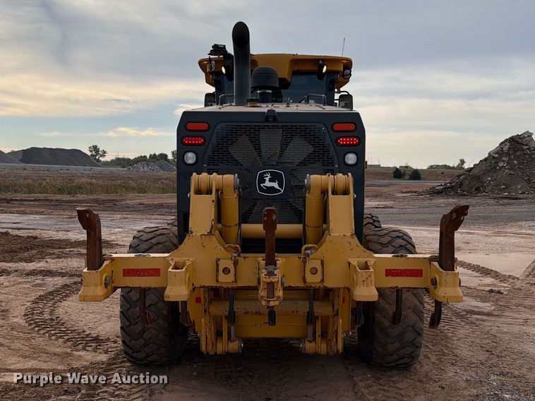 image for item EW7634 2016 John Deere 772GP motor grader