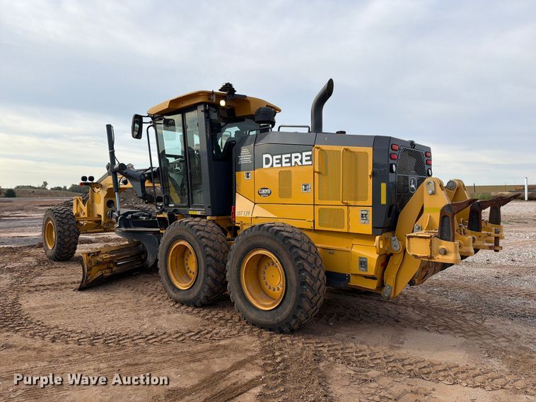 image for item EW7634 2016 John Deere 772GP motor grader