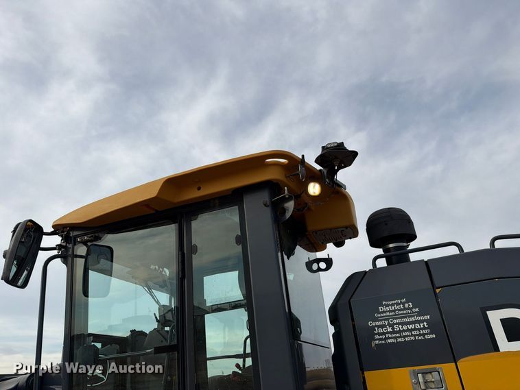 image for item EW7634 2016 John Deere 772GP motor grader