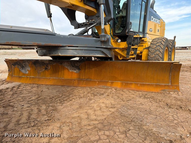 image for item EW7634 2016 John Deere 772GP motor grader
