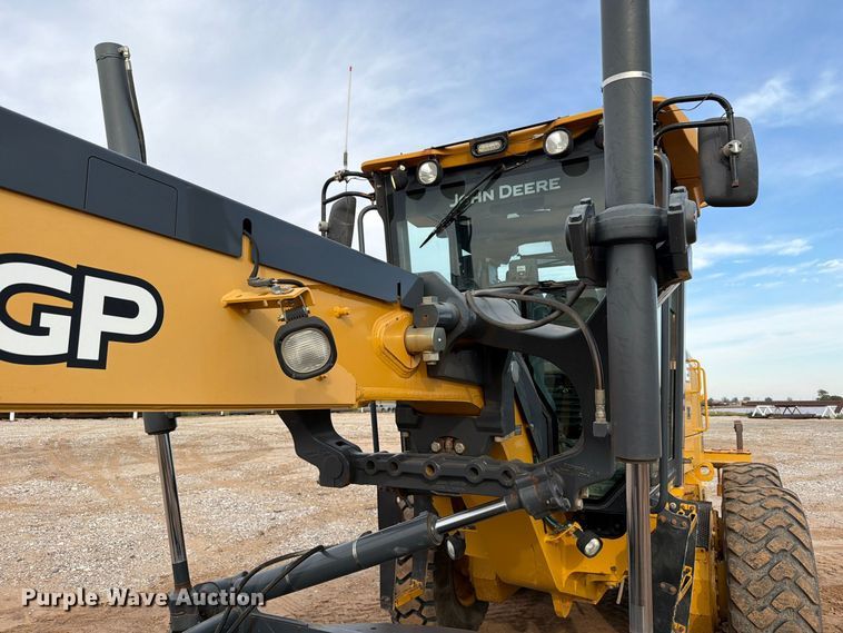 image for item EW7634 2016 John Deere 772GP motor grader