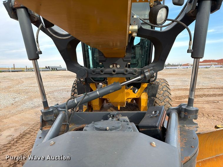 image for item EW7634 2016 John Deere 772GP motor grader