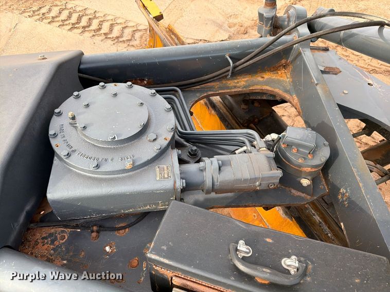 image for item EW7634 2016 John Deere 772GP motor grader