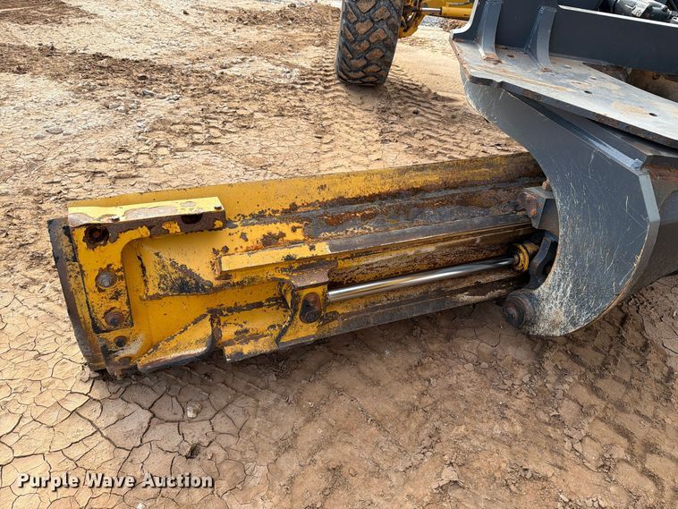 image for item EW7634 2016 John Deere 772GP motor grader