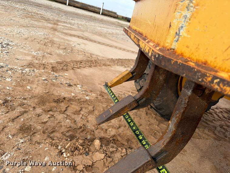 image for item EW7634 2016 John Deere 772GP motor grader