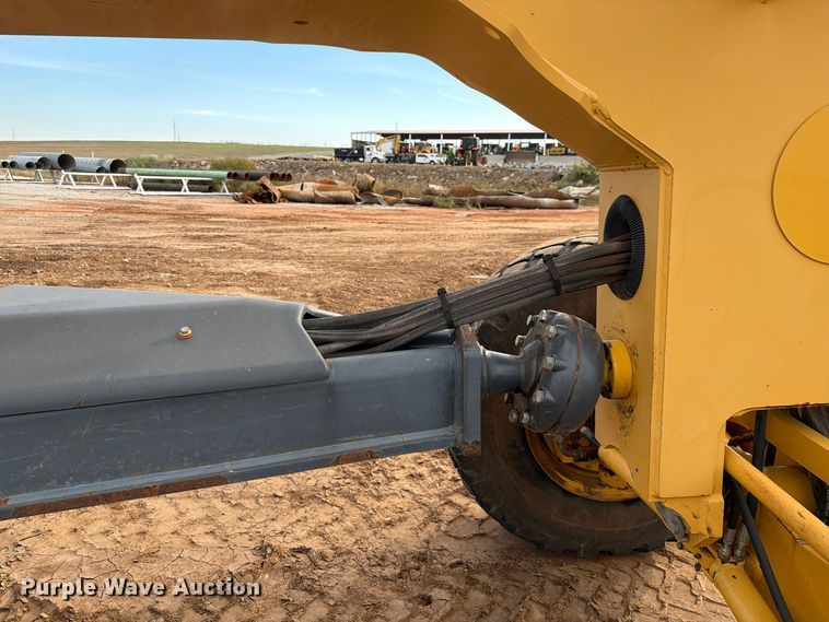 image for item EW7634 2016 John Deere 772GP motor grader