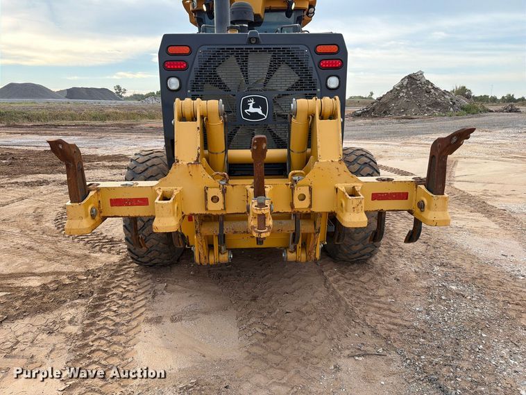 image for item EW7634 2016 John Deere 772GP motor grader