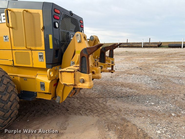image for item EW7634 2016 John Deere 772GP motor grader