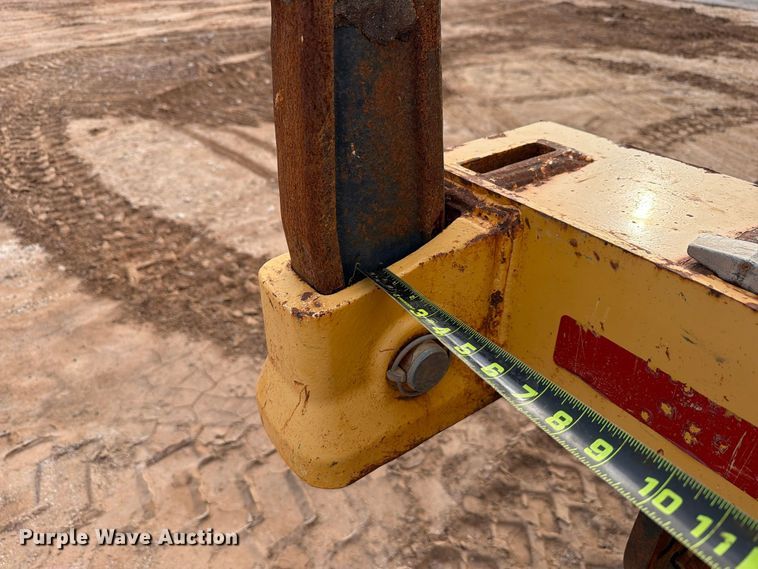 image for item EW7634 2016 John Deere 772GP motor grader