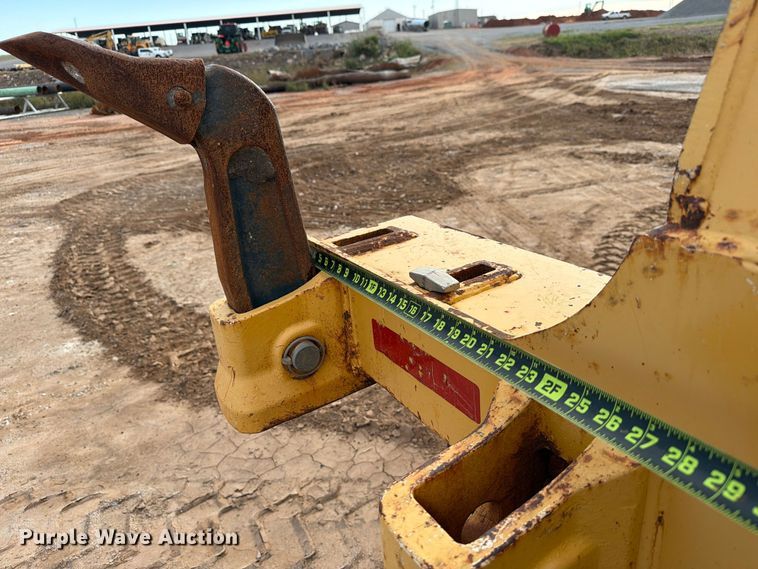 image for item EW7634 2016 John Deere 772GP motor grader