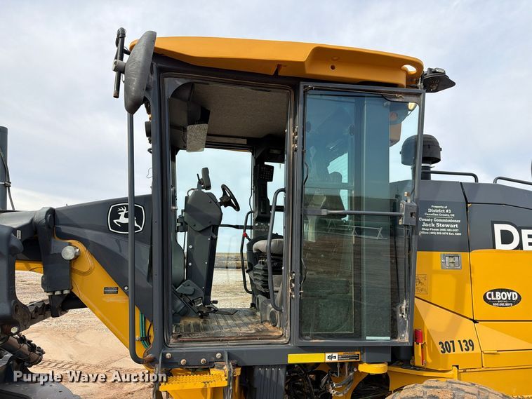 image for item EW7634 2016 John Deere 772GP motor grader