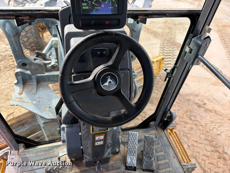 image for item EW7634 2016 John Deere 772GP motor grader