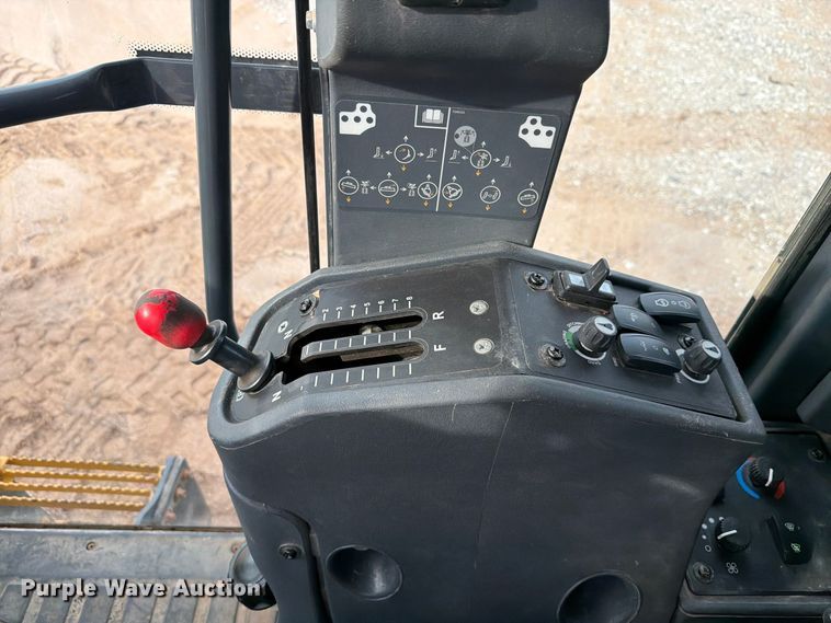image for item EW7634 2016 John Deere 772GP motor grader