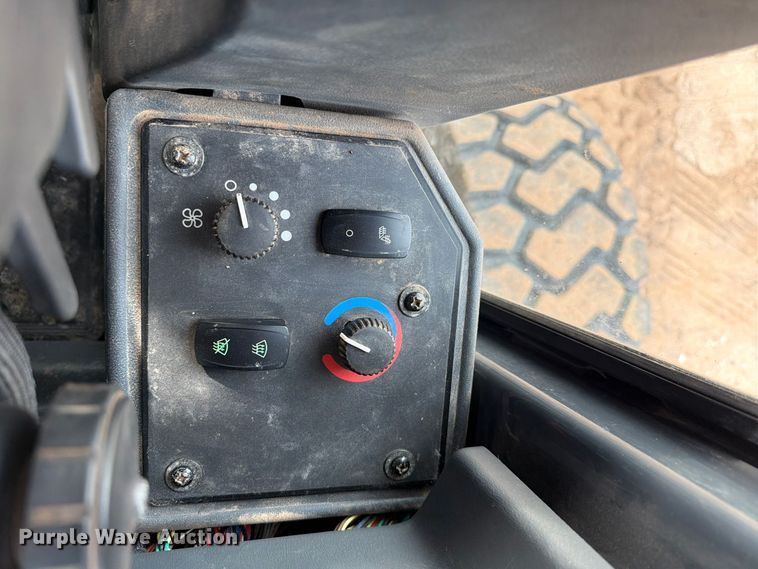 image for item EW7634 2016 John Deere 772GP motor grader