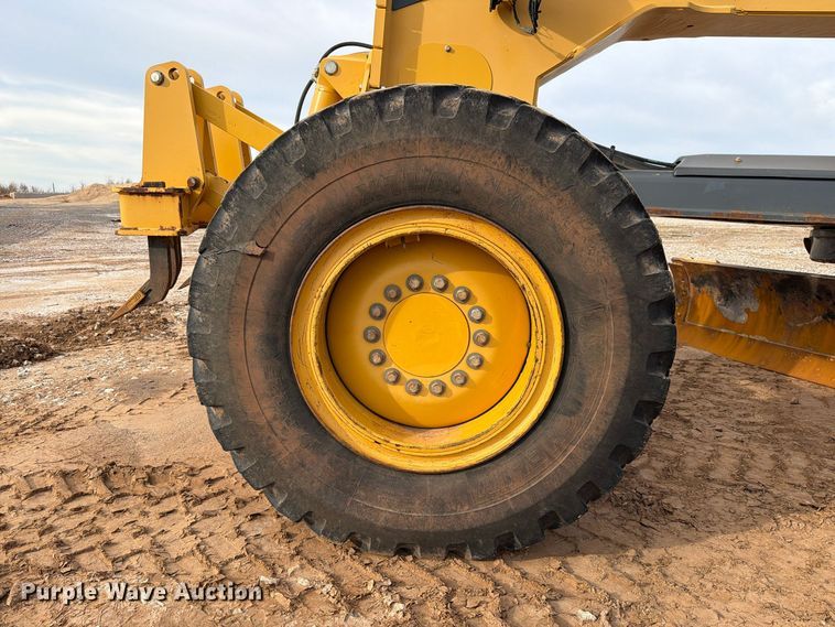 image for item EW7634 2016 John Deere 772GP motor grader