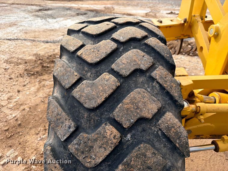 image for item EW7634 2016 John Deere 772GP motor grader