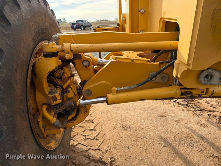 image for item EW7634 2016 John Deere 772GP motor grader