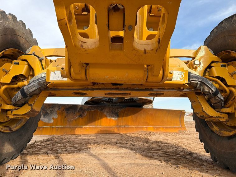 image for item EW7634 2016 John Deere 772GP motor grader
