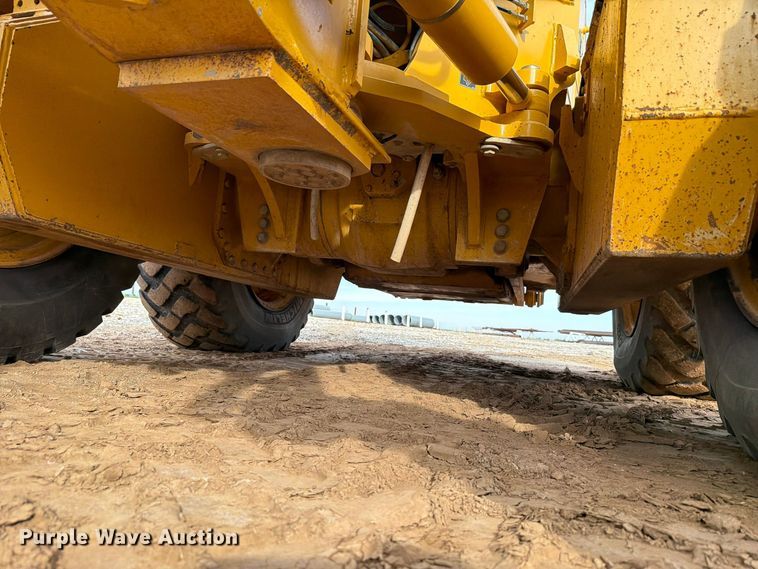 image for item EW7634 2016 John Deere 772GP motor grader