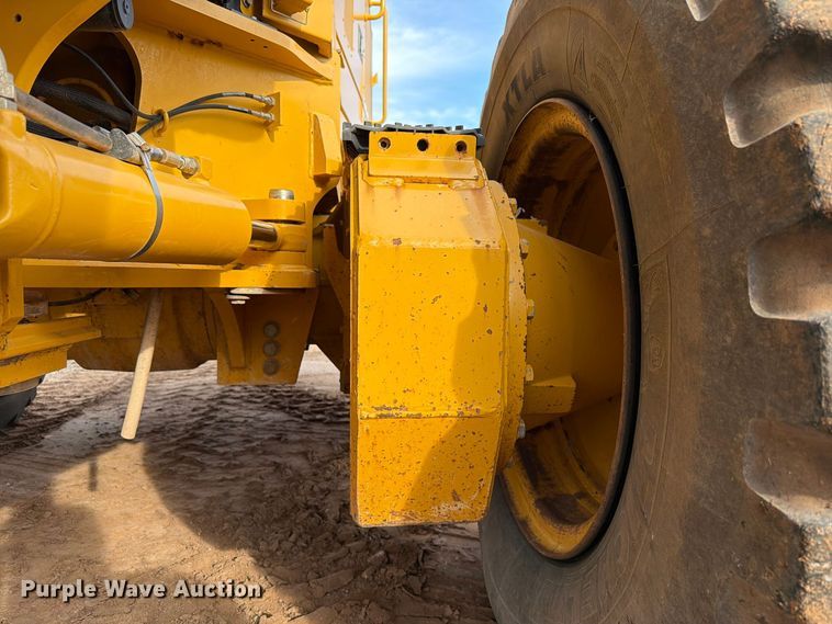image for item EW7634 2016 John Deere 772GP motor grader