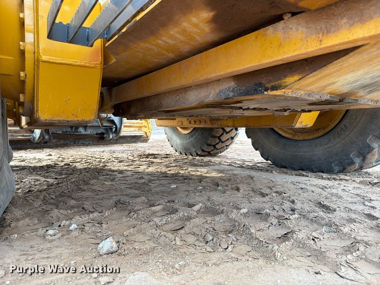 image for item EW7634 2016 John Deere 772GP motor grader