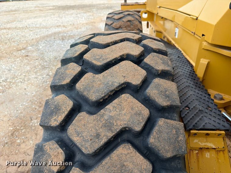 image for item EW7634 2016 John Deere 772GP motor grader