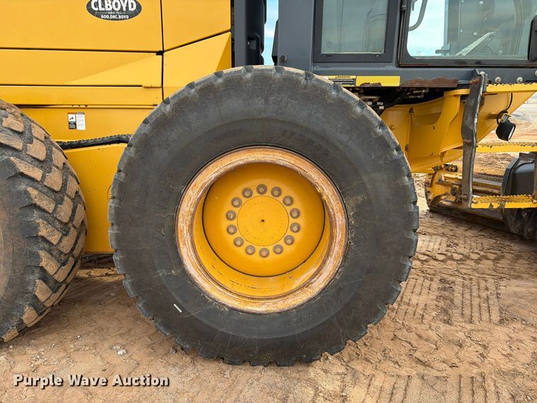 image for item EW7634 2016 John Deere 772GP motor grader