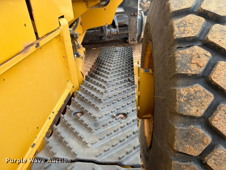 image for item EW7634 2016 John Deere 772GP motor grader