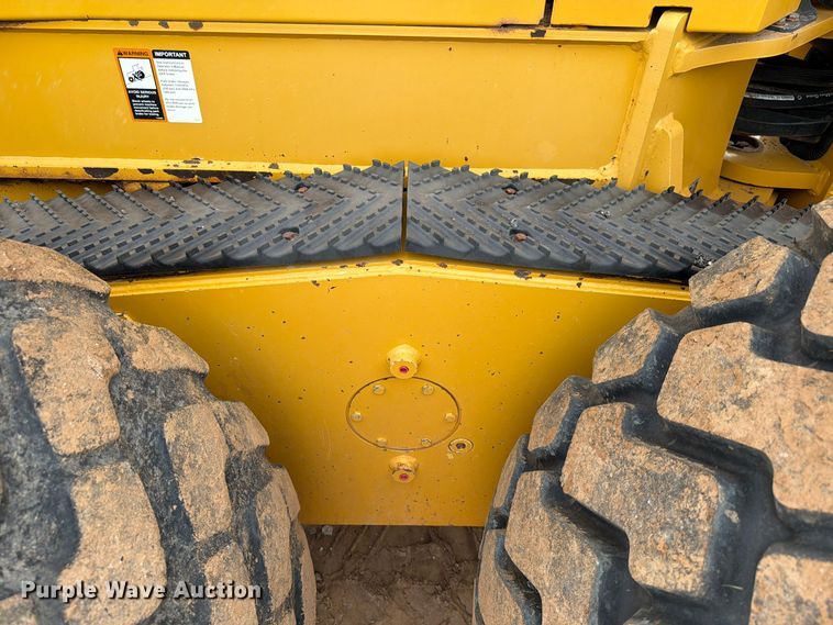 image for item EW7634 2016 John Deere 772GP motor grader