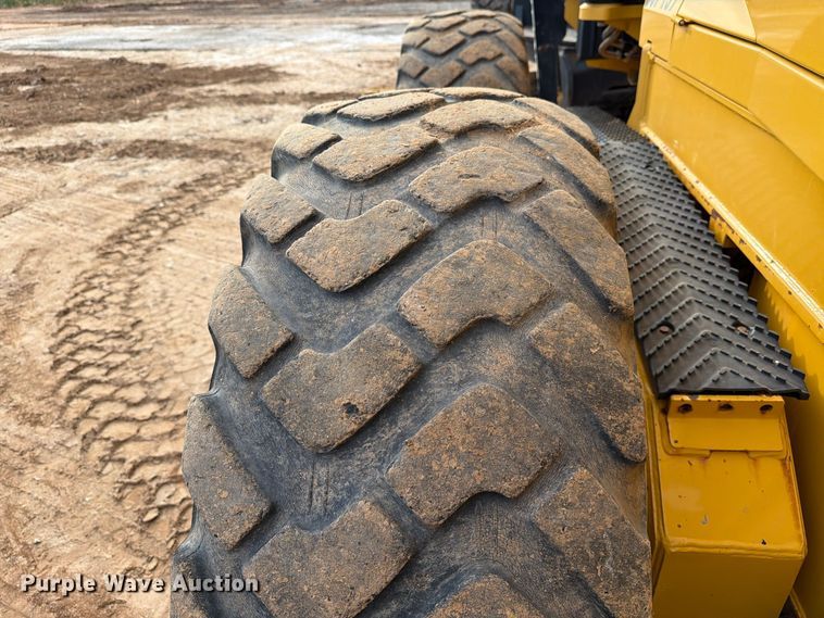 image for item EW7634 2016 John Deere 772GP motor grader