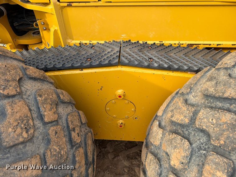image for item EW7634 2016 John Deere 772GP motor grader