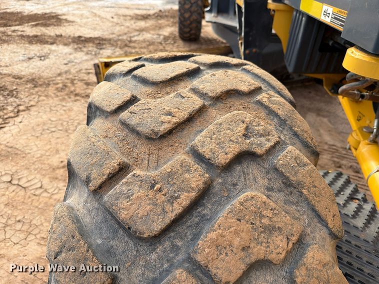 image for item EW7634 2016 John Deere 772GP motor grader