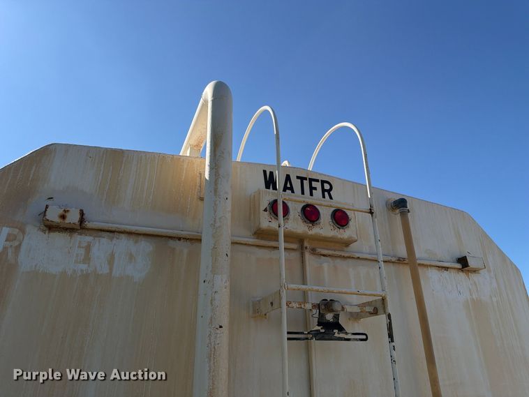 image for item FC0076 1990 Halliburton tank trailer