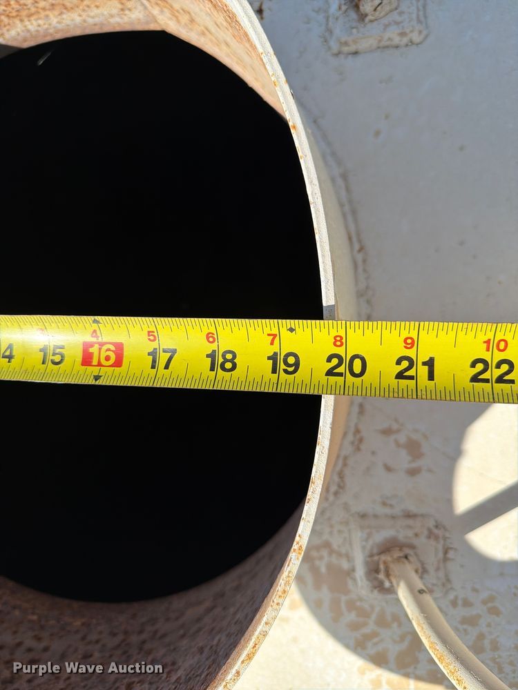 image for item FC0076 1990 Halliburton tank trailer