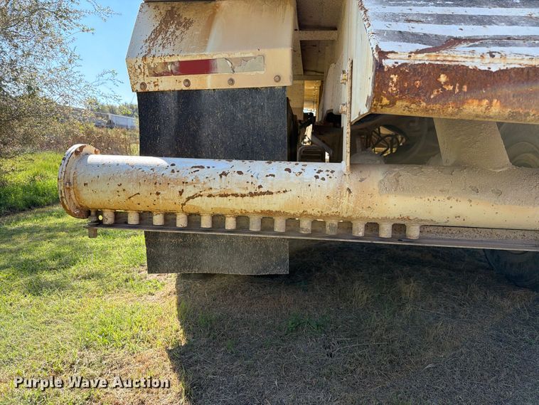 image for item FC0076 1990 Halliburton tank trailer