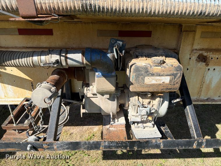 image for item FC0076 1990 Halliburton tank trailer