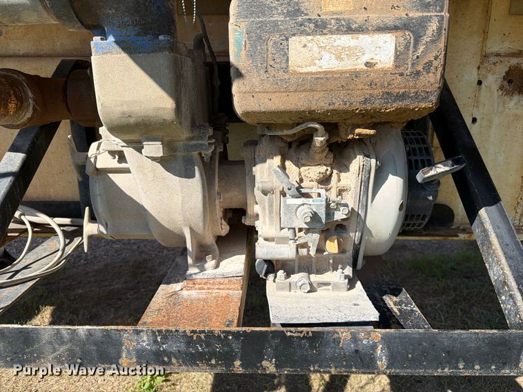 image for item FC0076 1990 Halliburton tank trailer