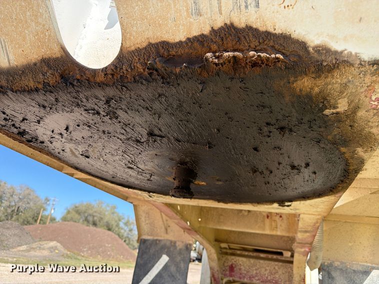 image for item FC0076 1990 Halliburton tank trailer