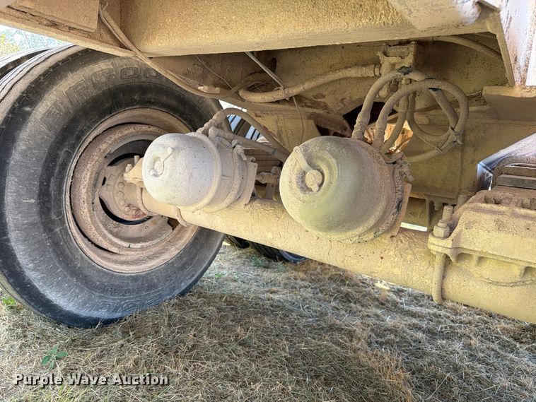 image for item FC0076 1990 Halliburton tank trailer